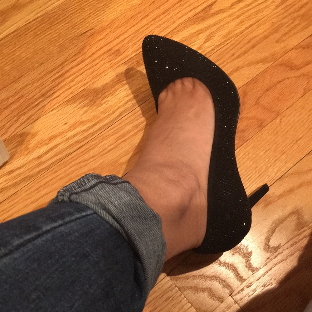 INC size 7W Zitah 3 inch black beaded pump